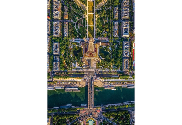 Billede af Flying over Paris hos Puzzleshop