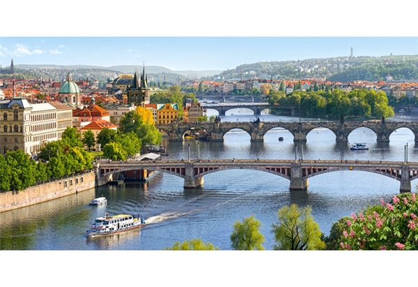 Se Vltava Bridges in Prague hos Puzzleshop